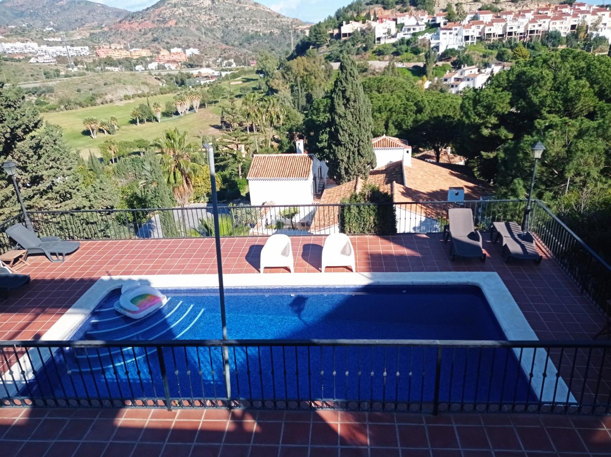 Apartamento En Villa Con Piscina มาลากา ภายนอก รูปภาพ